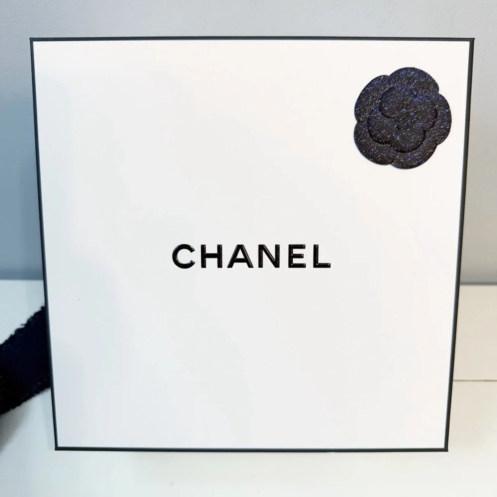 CHANEL Holiday Gift Box Packaging